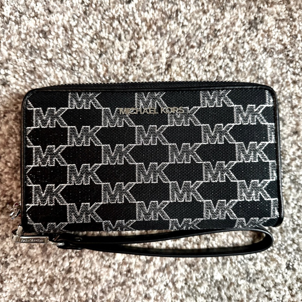 Michael Kors Jet Set Travel Large Phone Case Wristlet Wallet MK Black Multi